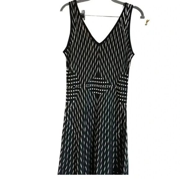 Desigual Black and Khaki Geometric Vneck Dress Size Medium - Picture 7 of 10
